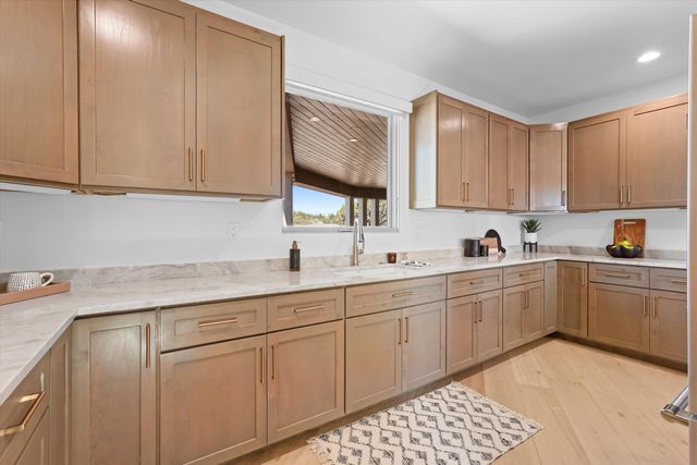 2 Calle Ventoso W, Santa Fe, NM 87506