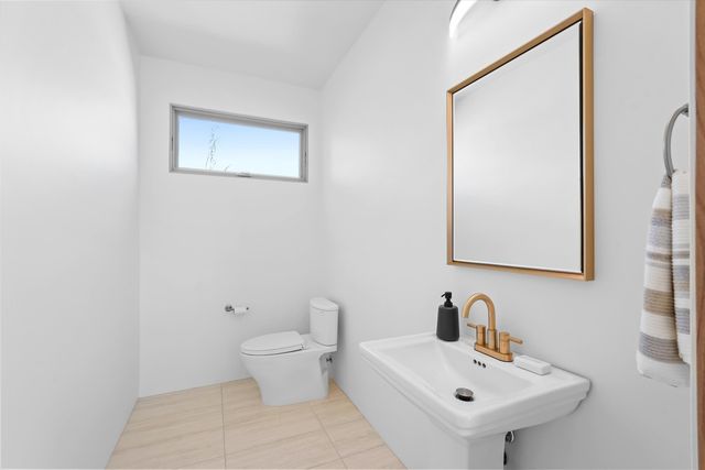 2 Calle Ventoso W, Santa Fe, NM 87506