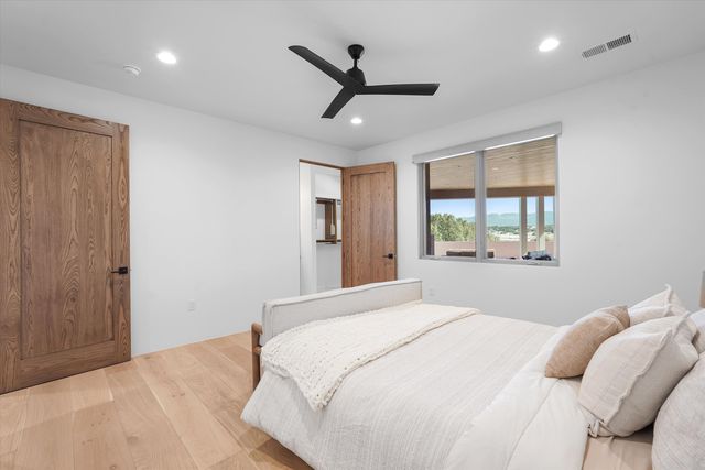 2 Calle Ventoso W, Santa Fe, NM 87506