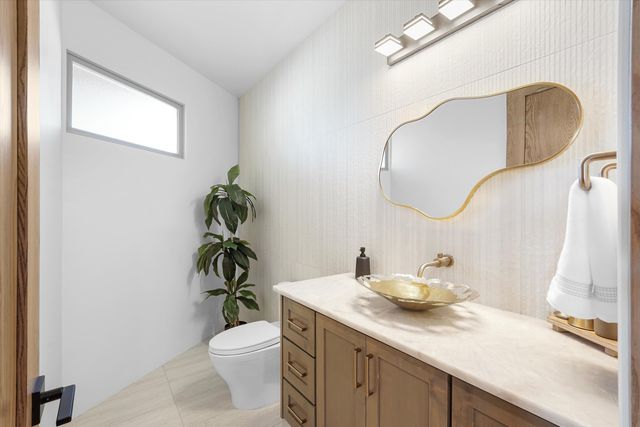 2 Calle Ventoso W, Santa Fe, NM 87506