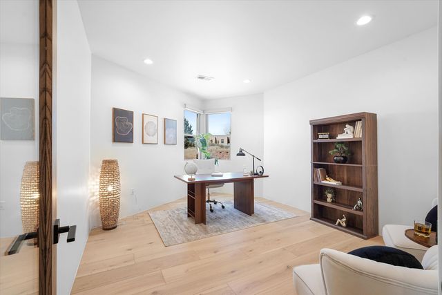 2 Calle Ventoso W, Santa Fe, NM 87506