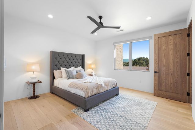 2 Calle Ventoso W, Santa Fe, NM 87506