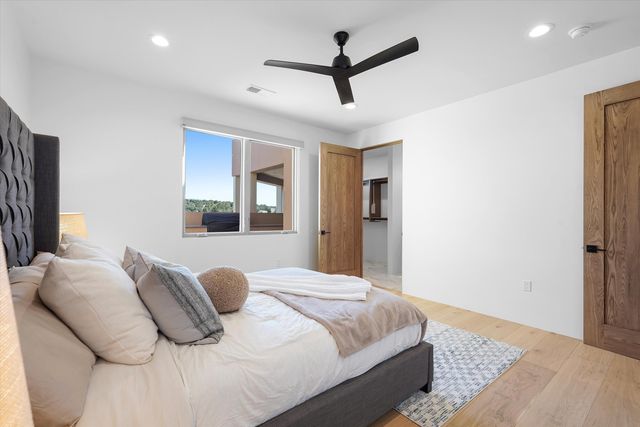 2 Calle Ventoso W, Santa Fe, NM 87506