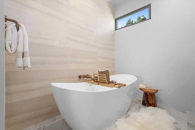 2 Calle Ventoso W, Santa Fe, NM 87506