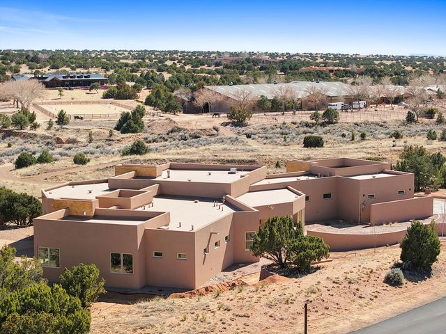 2 Calle Ventoso W, Santa Fe, NM 87506