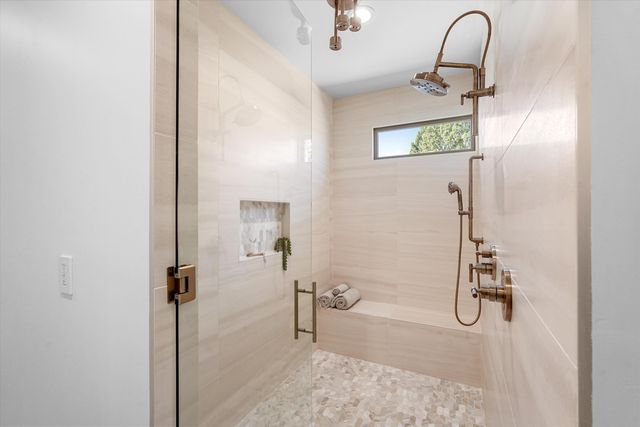 2 Calle Ventoso W, Santa Fe, NM 87506