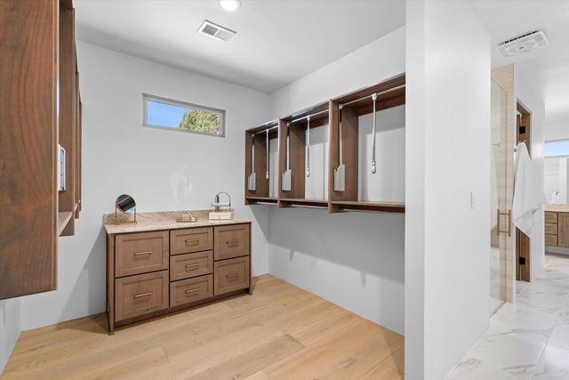 2 Calle Ventoso W, Santa Fe, NM 87506