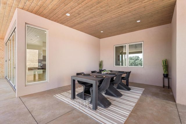 2 Calle Ventoso W, Santa Fe, NM 87506