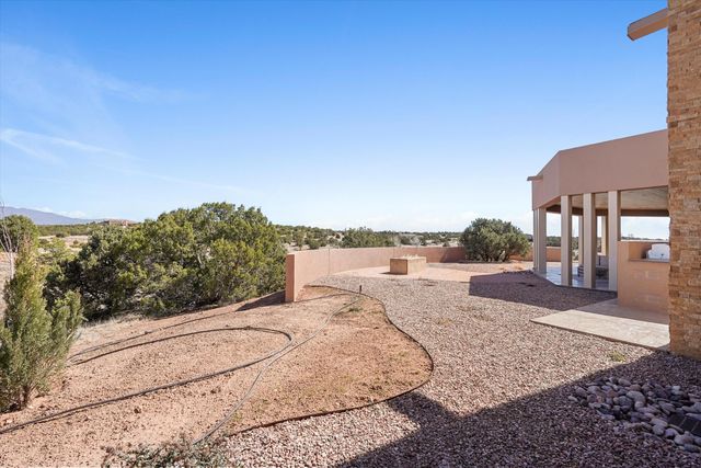 2 Calle Ventoso W, Santa Fe, NM 87506