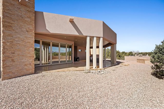 2 Calle Ventoso W, Santa Fe, NM 87506