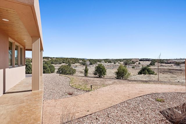 2 Calle Ventoso W, Santa Fe, NM 87506