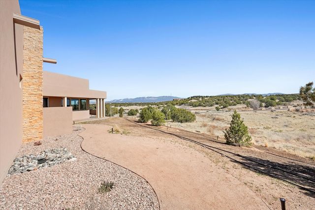 2 Calle Ventoso W, Santa Fe, NM 87506