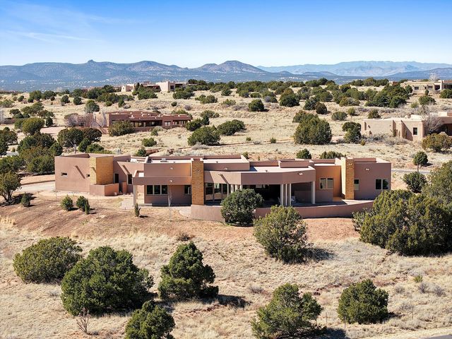 2 Calle Ventoso W, Santa Fe, NM 87506