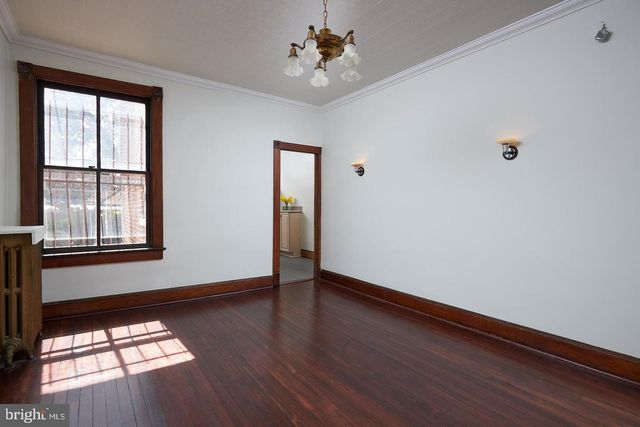 1427 E CAPITOL ST NE, Washington, DC 20003