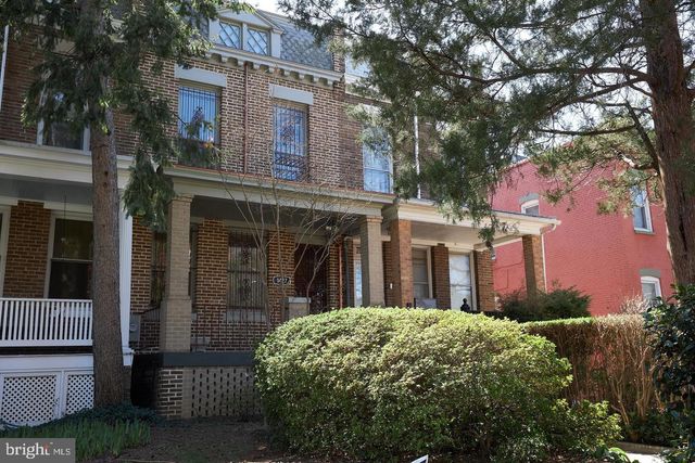 1427 E CAPITOL ST NE, Washington, DC 20003