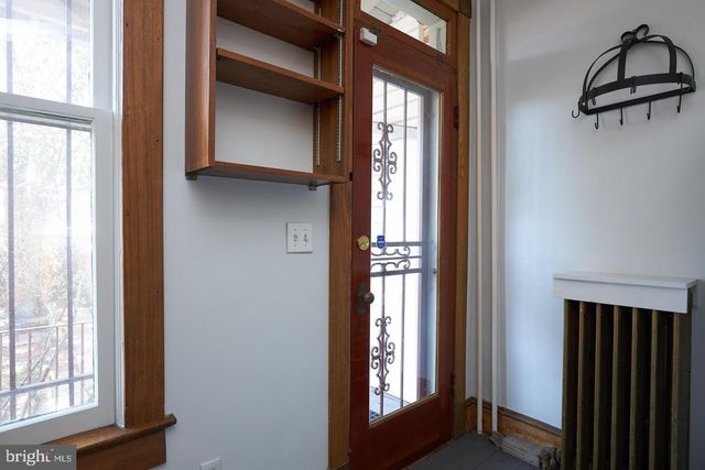 1427 E CAPITOL ST NE, Washington, DC 20003