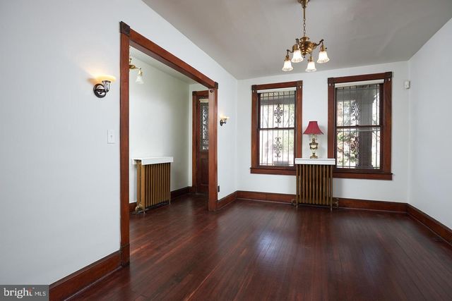 1427 E CAPITOL ST NE, Washington, DC 20003