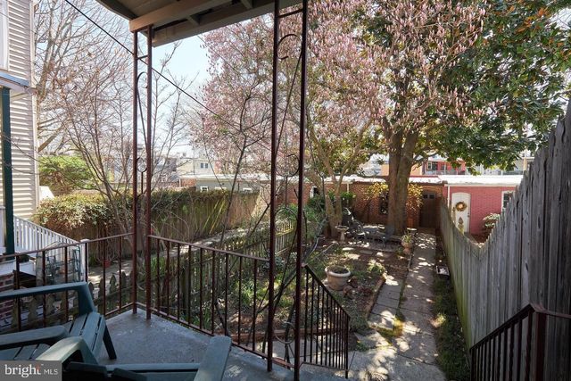 1427 E CAPITOL ST NE, Washington, DC 20003