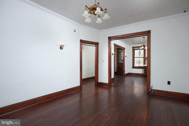 1427 E CAPITOL ST NE, Washington, DC 20003