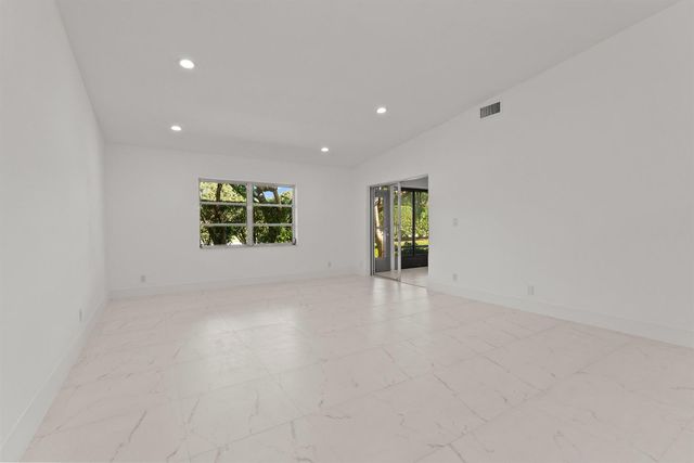 8273 Springtree Road, Boca Raton, FL 33496