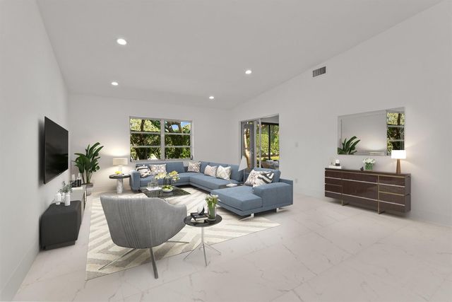 8273 Springtree Road, Boca Raton, FL 33496