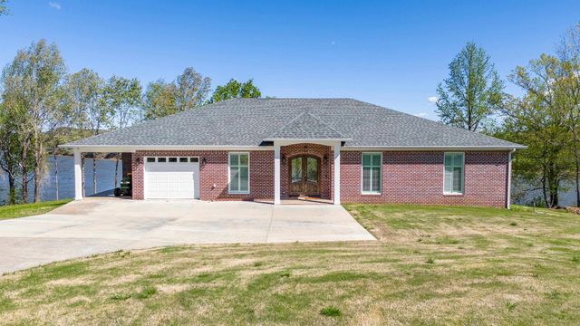 650 W PILLOW ST, Clifton, TN 38425