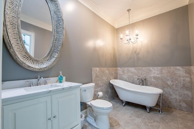 650 W PILLOW ST, Clifton, TN 38425