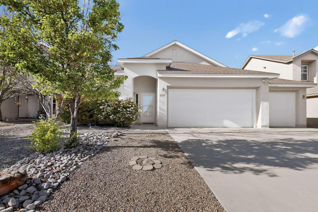 2135 N Ensenada Circle SE, Rio Rancho, NM 87124