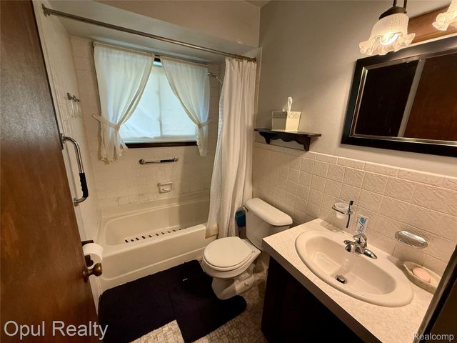 26362 Margareta Street, Redford Charter Township, MI 48240