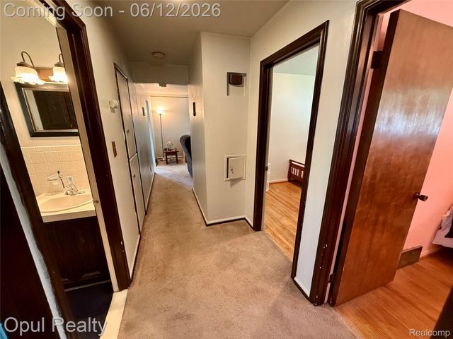 26362 Margareta Street, Redford Charter Township, MI 48240