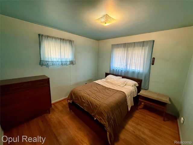 26362 Margareta Street, Redford Charter Township, MI 48240