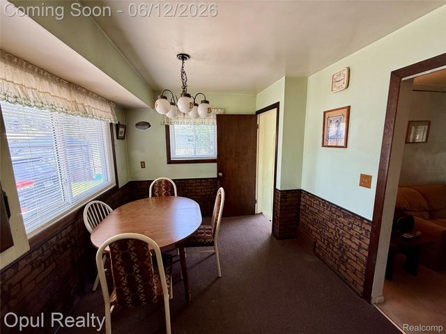 26362 Margareta Street, Redford Charter Township, MI 48240