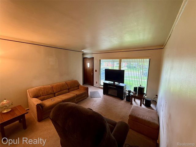26362 Margareta Street, Redford Charter Township, MI 48240