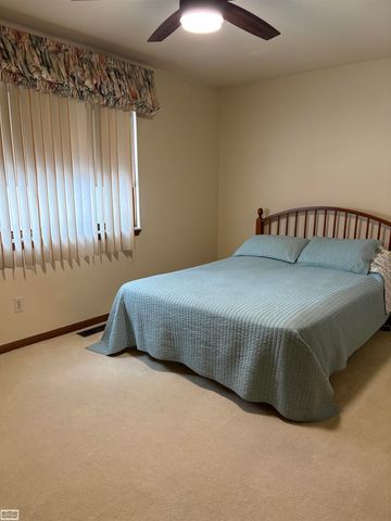 43249 Sunnypoint Drive, Sterling Heights, MI 48313