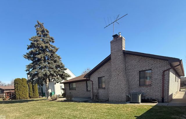 43249 Sunnypoint Drive, Sterling Heights, MI 48313