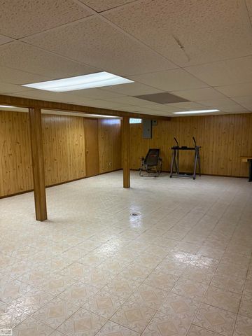 43249 Sunnypoint Drive, Sterling Heights, MI 48313