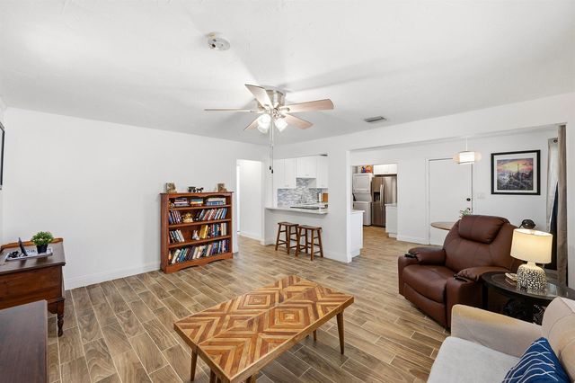 6404 Oak Street, Hollywood, FL 33024