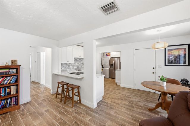 6404 Oak Street, Hollywood, FL 33024