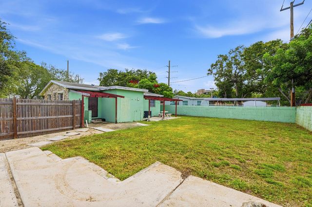 6404 Oak Street, Hollywood, FL 33024