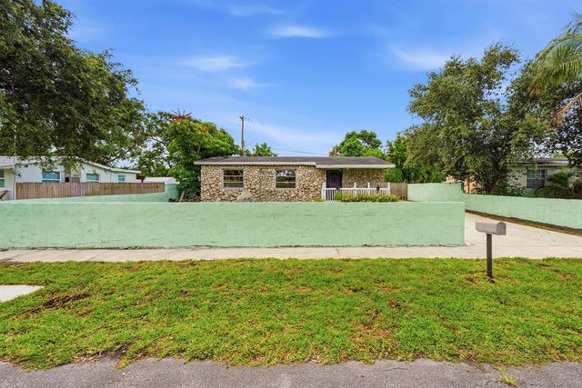 6404 Oak Street, Hollywood, FL 33024