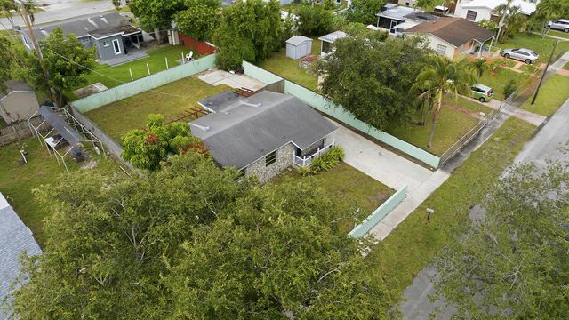 6404 Oak Street, Hollywood, FL 33024