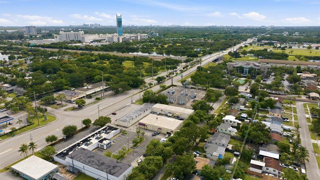 6404 Oak Street, Hollywood, FL 33024