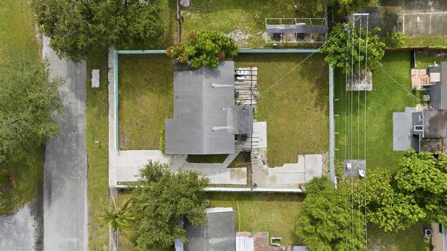 6404 Oak Street, Hollywood, FL 33024