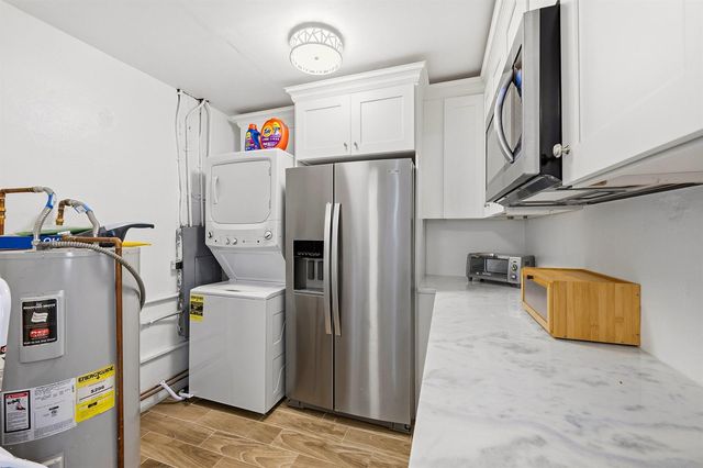 6404 Oak Street, Hollywood, FL 33024