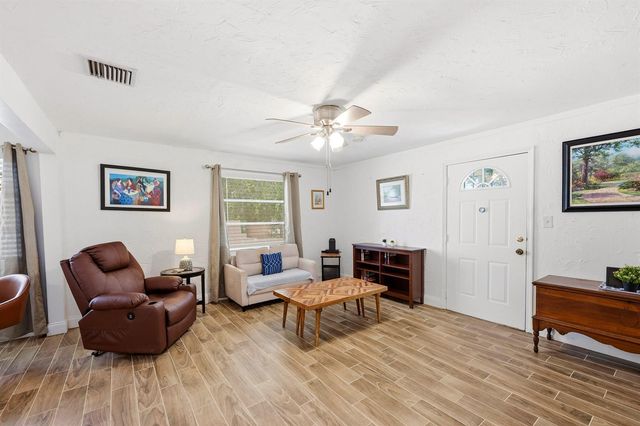 6404 Oak Street, Hollywood, FL 33024