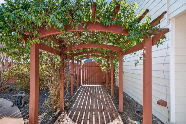 1662 Taylor Oaks Ridge, Lawrenceville, GA 30043