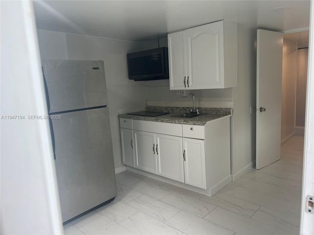 6104 SW 33rd St, Miramar, FL 33023