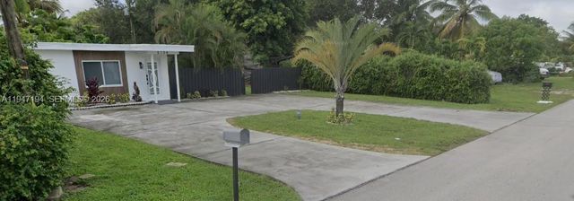 6104 SW 33rd St, Miramar, FL 33023