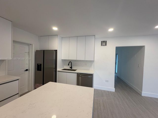 6104 SW 33rd St, Miramar, FL 33023