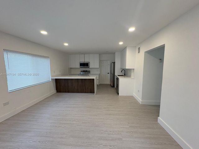 6104 SW 33rd St, Miramar, FL 33023